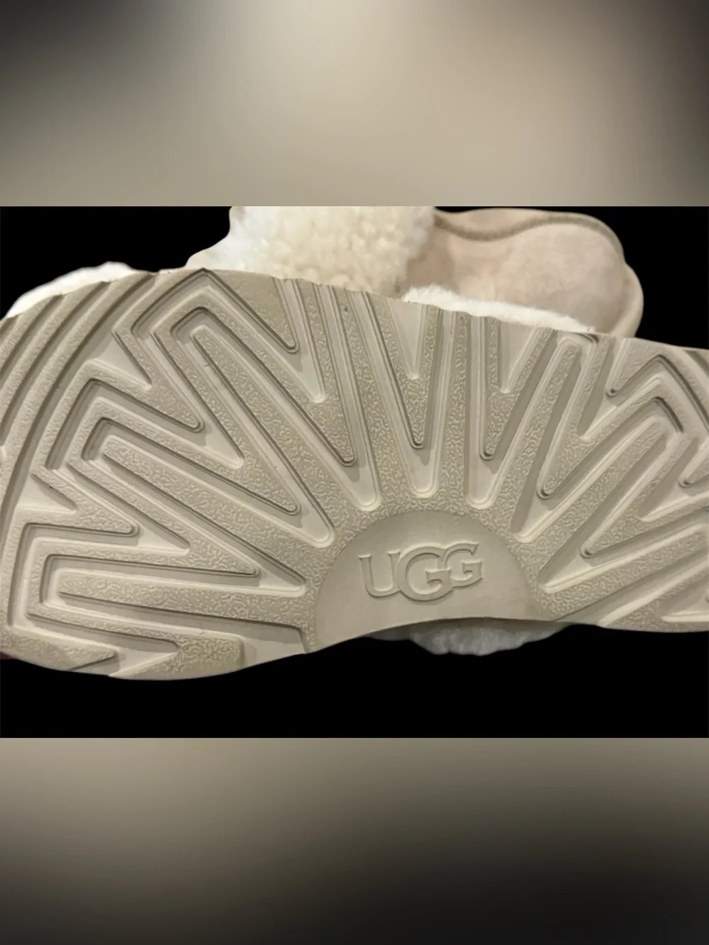 UGG Girls Chestnut Suede Shearling-Lined Slippers - Size 4